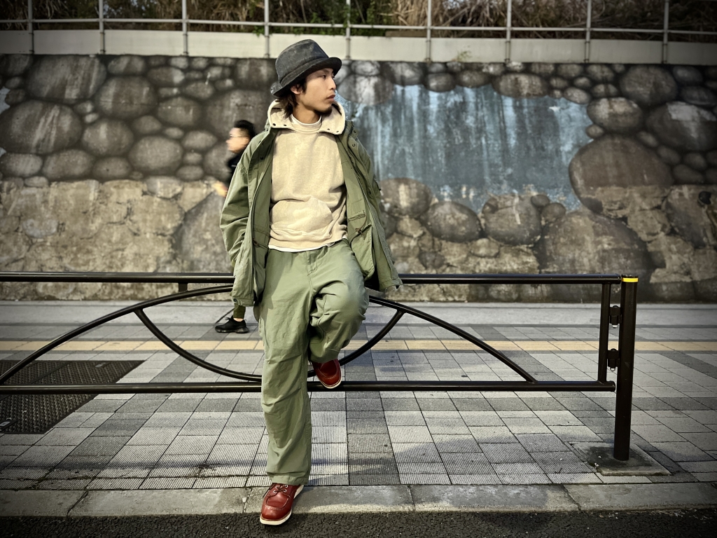 GOLD LIGHT BACKSATIN OVER CARGO PANTS