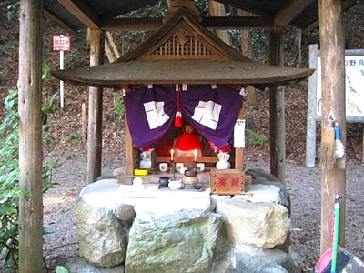 石清水 本殿3