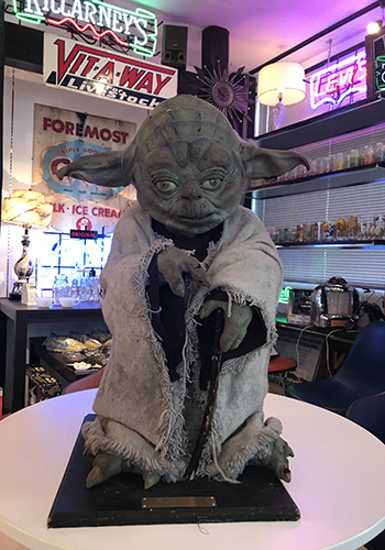 YODA シリアルナンバー入り 等身大 ぱくつき STARWARS YODA シリアルナンバー入り 等身大 ぱくつき STARWARS