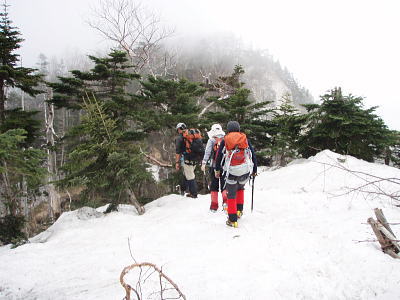 山頂に向けて出発