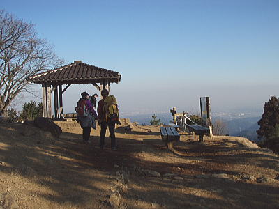 日の出山