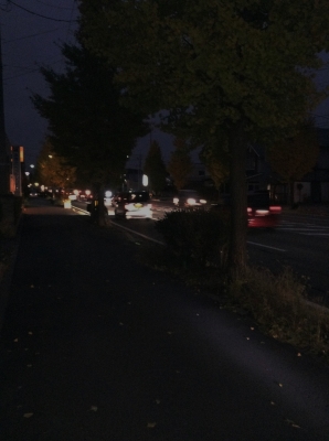 夜の運転 対向車のライトがまぶしい 信号がまぶしい 夜間運転可能なレンズいろいろ 時計 メガネのイチノセキ