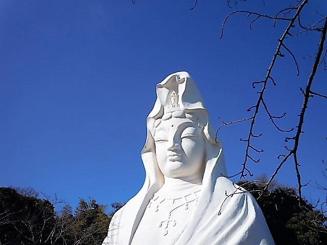 大船観音とビルマ翡翠の猿玉 | ザ・ストーンズ日記 SHRI