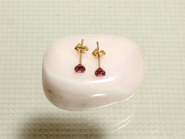 K18ピアス ピンク・トルマリン3mm