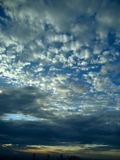 今日の空