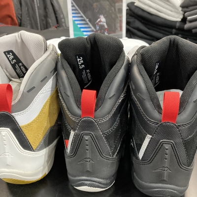 ブロックフローシューズ入荷 : KUSHITANI 熊谷店 | KUSHITANI 熊谷店