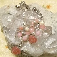 インカローズの薔薇を添えるちいさなリースのピアス