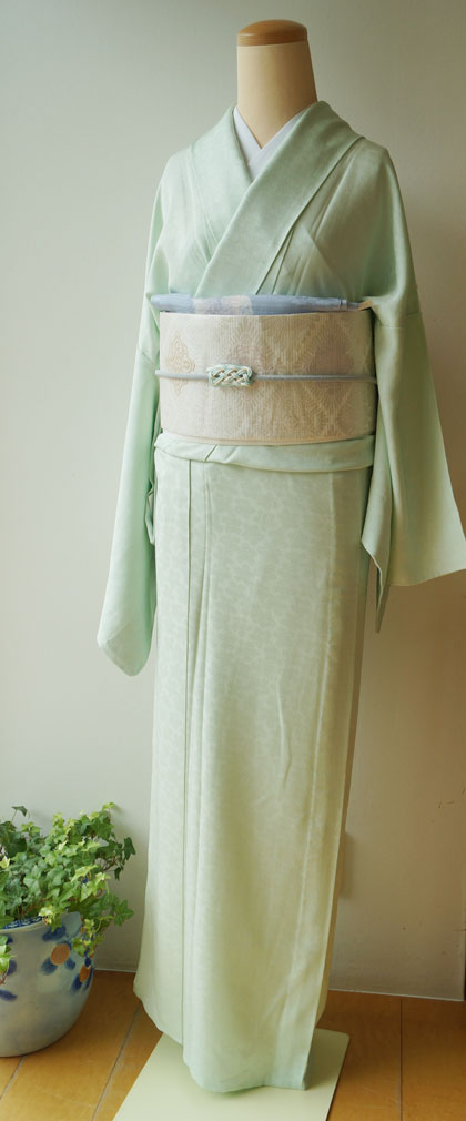 お洒落な単衣着物▫薄浅葱色のぼかし型染め花つくし模様