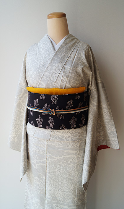 HANDMAIDEN MINI MAIDEN シルクウール毛糸【洗張済】大島紬着物椿黒 HANDMAIDEN MINI MAIDEN シルクウール毛糸【洗張済】大島紬着物椿黒