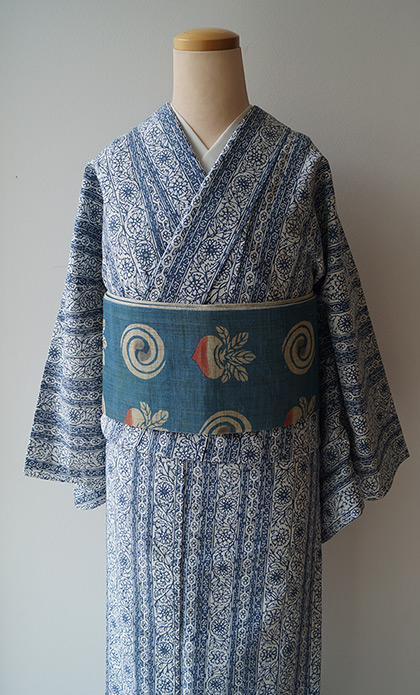 綿絽　美品　浴衣　白地　紺色トンボ　涼やか 綿絽 美品 浴衣 白地 紺色トンボ 涼やか