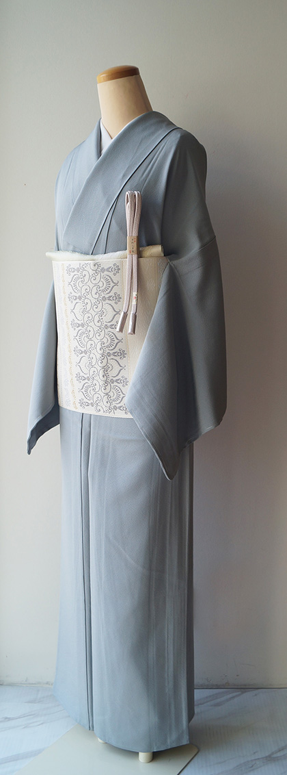 単衣】秘色色（ひそくいろ）系色無地に生成地オリエンタル文様博多織