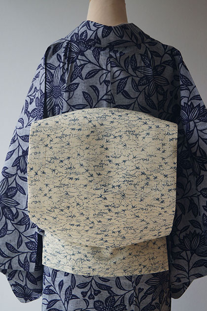 仕立て上がり紺地上質おとな浴衣 波に千鳥S〜M