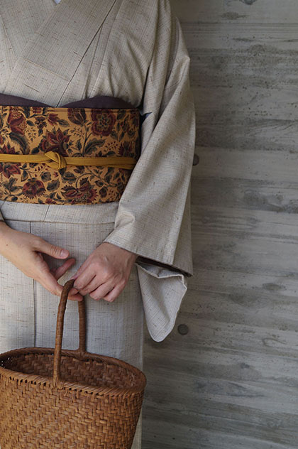 袷】白橡色地 細縞文ぜんまい紬 仕付け糸・証紙付き | ちぇらうなぼる