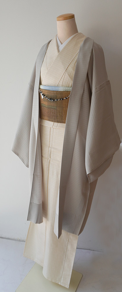 予告】2023年8月21日月曜日④ 潤色小花文 絽羽織 お仕立て品（夏羽織 