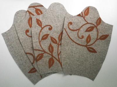 <木のツルの刺繍>