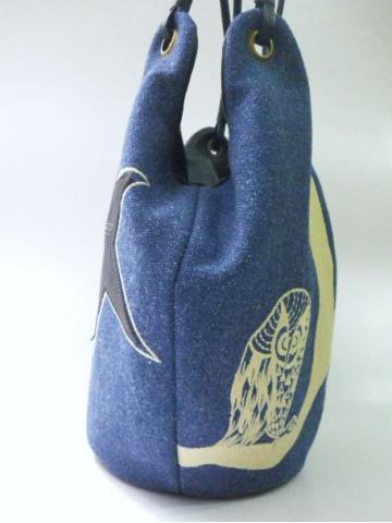 『フクロウ刺繍』のバッグ