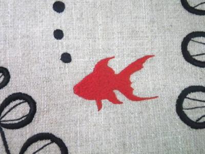 金魚の刺繍
