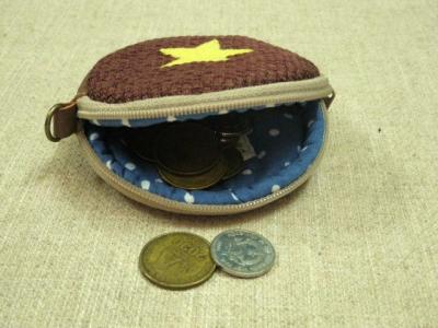 丸い小銭入れ・星の刺繍