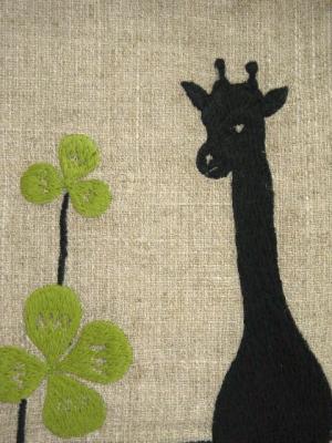 きりん刺繍、革ショルダーバッグ