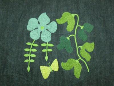 フレンチノットの花の刺繍