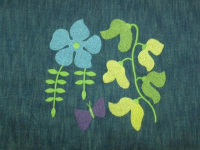 フレンチノットの花の刺繍