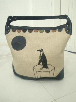 氷上のペンギン刺繍