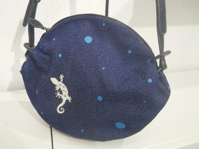 ヤモリ刺繍