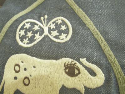 刺繍バッグ、象と蝶