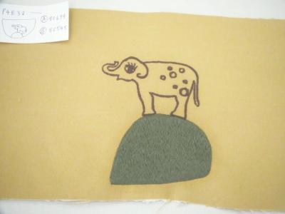 象の刺繍