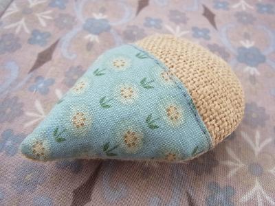 クリムト、刺繍ブローチ