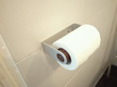 日本製トイレットペーパーホルダー