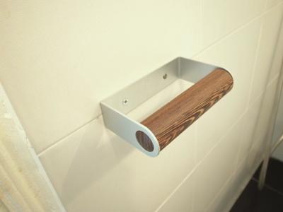 日本製トイレットペーパーホルダー