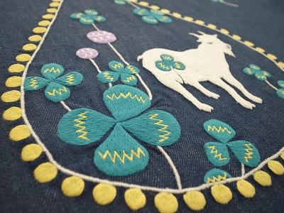 山羊とクローバー刺繍