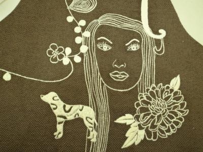 女の刺繍