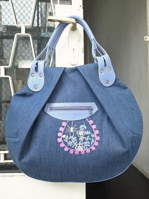 丸底トート・綺麗な花には棘がある刺繍