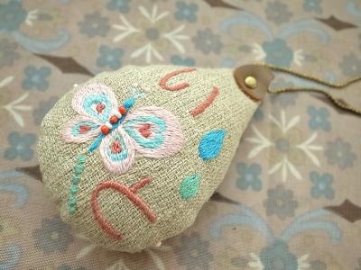 刺繍バッグチャーム