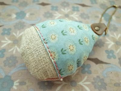 刺繍バッグチャーム