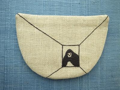ゴリラ刺繍