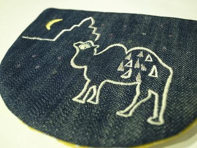 ラクダ刺繍