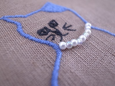 ビーズ猫刺繍