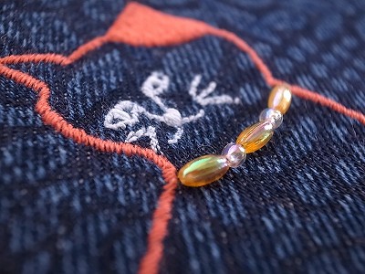 ビーズ猫刺繍
