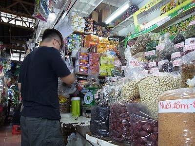タンディン市場の乾物屋さん