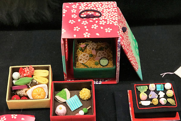 おいしそう！「ちりめん細工の今昔」展 | A.diary ほっと一息おうちバル