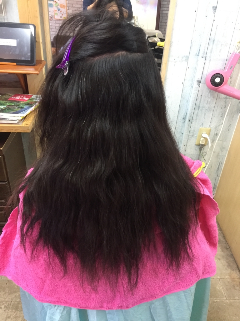 広がる髪の特徴　クセにバランスのいいパーマ液