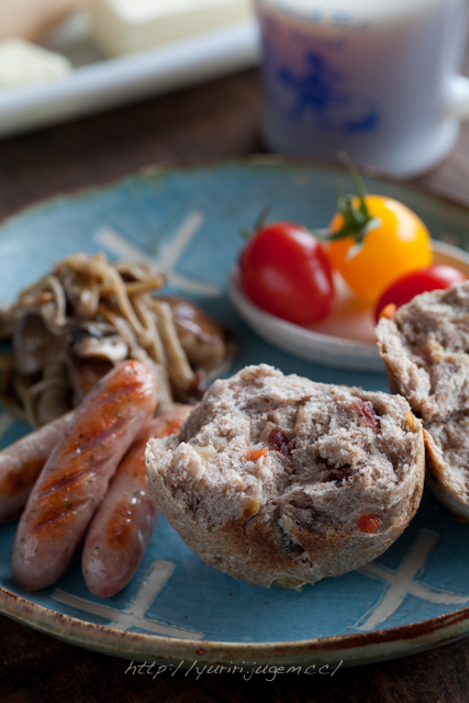 20120403 ドライフルーツの全粒粉パン-4.jpg