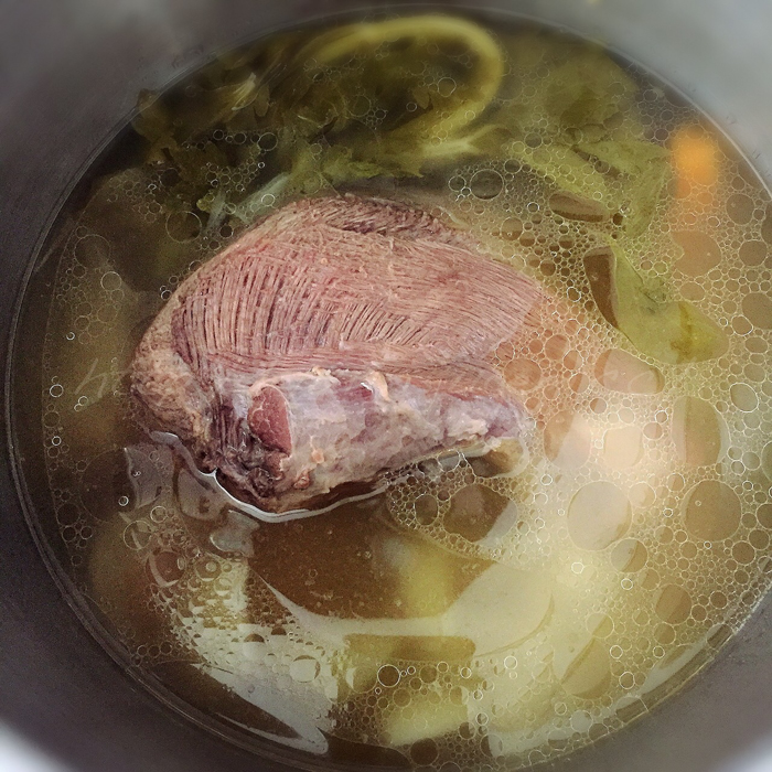 20150628牛タンと豆の煮込み.jpg