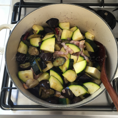 20150815夏野菜と豆の煮込み-2.jpg