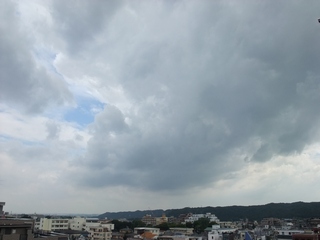 台風前の河辺町