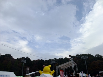 朝は青空も見えた