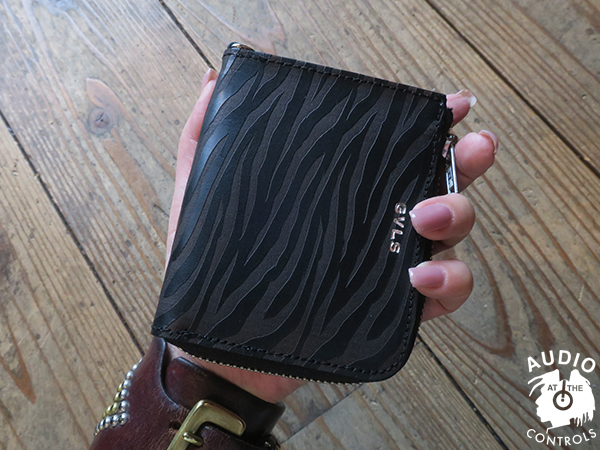 L字型ZIP WALLET | AUDIO BLOG